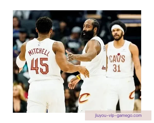 阿伦回归焕发新能量双塔联手骑士攻防无解哈登全面统治比赛